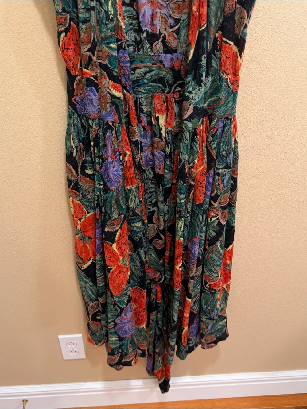 Vintage Together! Floral Wrap Midi Dress in Green, Red, Purple Fruit Small - Picture 10 of 12
